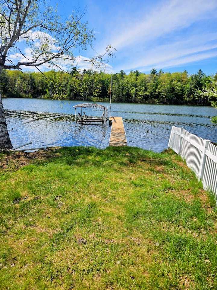 Lakefront + Private Dock + Free Kayaks - Interlochen, MI