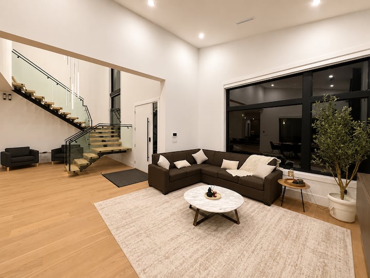 Executive 5br Luxury Home In South Surrey/wr - 布萊恩
