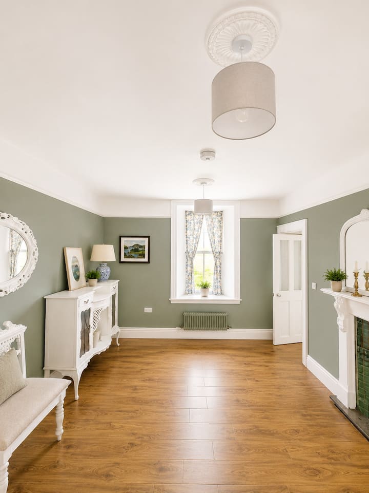 Scenic 4br Farmhouse Escape In Kerry - Tralee