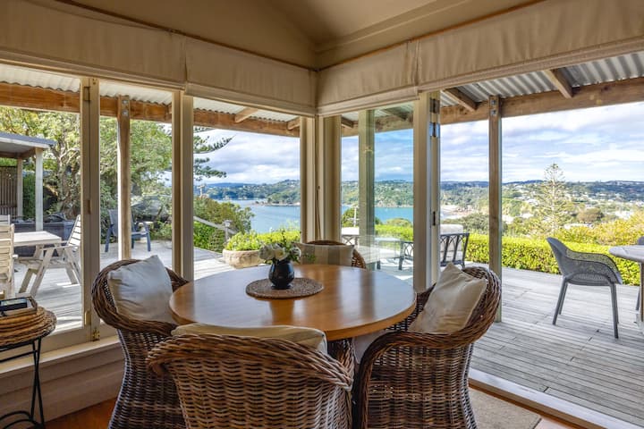 Tiri Heights - Elegant Coastal Retreat - Waiheke Island