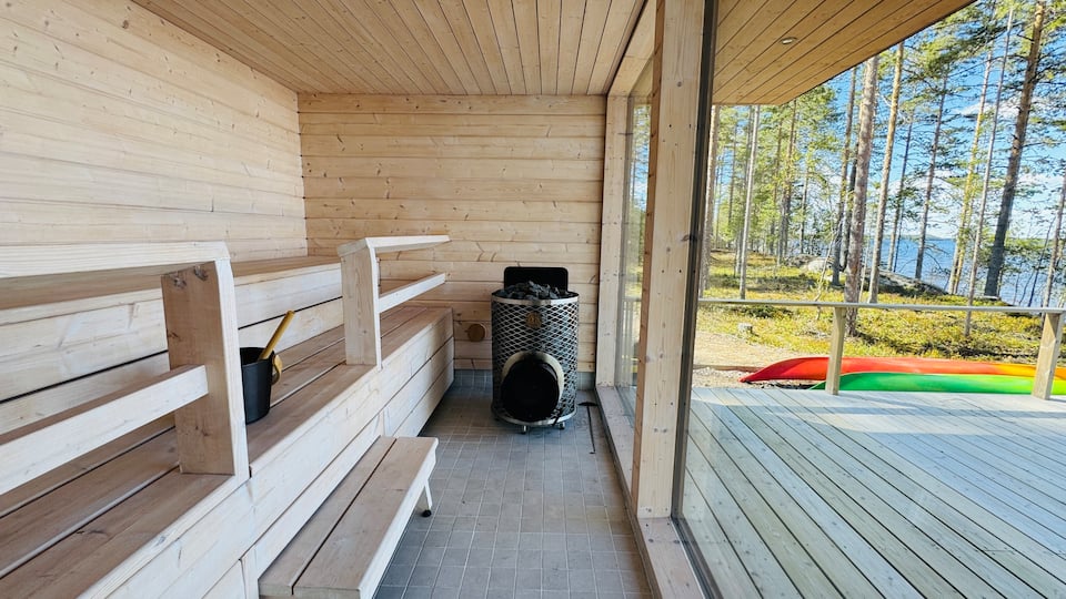 Villa Panorama, a glass house on Lake Saimaa, Taipalsaari, South Karelia, Finland, photo 9 of 10