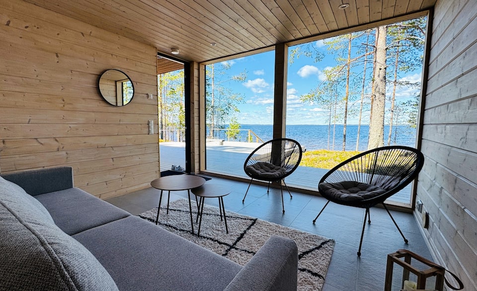 Villa Panorama, a glass house on Lake Saimaa, Taipalsaari, South Karelia, Finland, photo 8 of 10