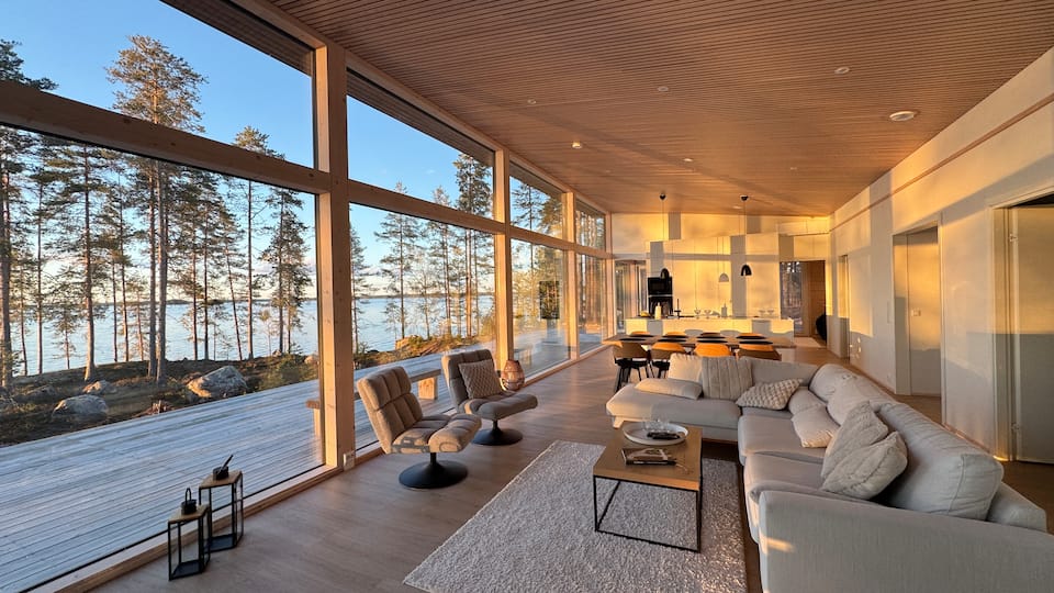 Villa Panorama, a glass house on Lake Saimaa, Taipalsaari, South Karelia, Finland, photo 3 of 10