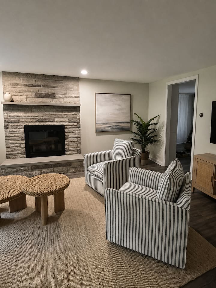 New! Summer Escape - Sleeps 8! Avondale Preserve! - Stonington, CT