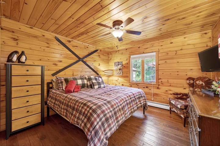 Cabin Across From Holimont, Creek-side Back Deck - Ellicottville, NY
