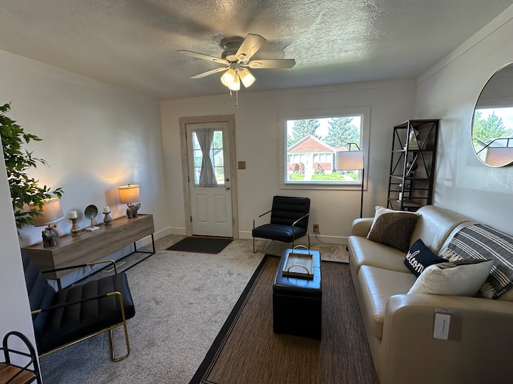 Cozy Wyo Cottage- Sleeps 4, Close To Downtown! - Sheridan, WY