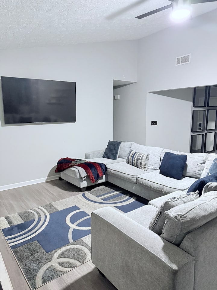 Retro Lux Retreat | 2br W/ Office + Patio - Stockbridge, GA