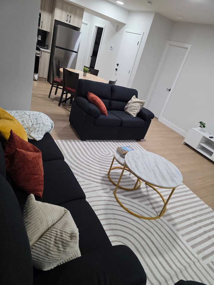 Cozy Irvine Creek Walk-out Suite | 10 Mins To Yeg - Alberta