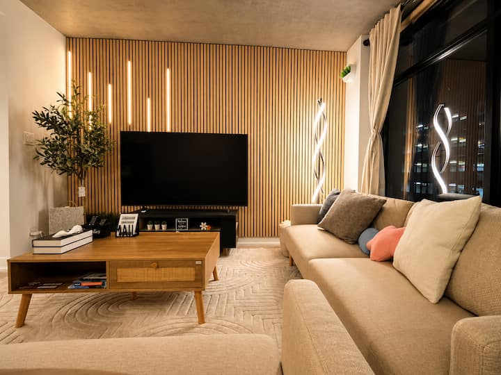 Afterglow | Cozy 2br/2ba Walk To Fifa Bc Place - Vancouver