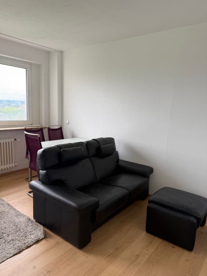 Kernsanierte Und Möblierte Wohnung In Erlangen - Erlangen
