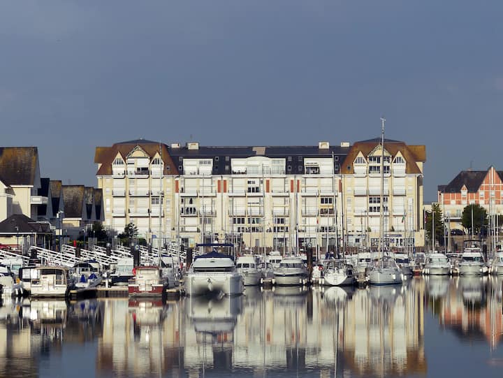 Nuit Insolite à Quai - Port Guillaume - Villers-sur-Mer