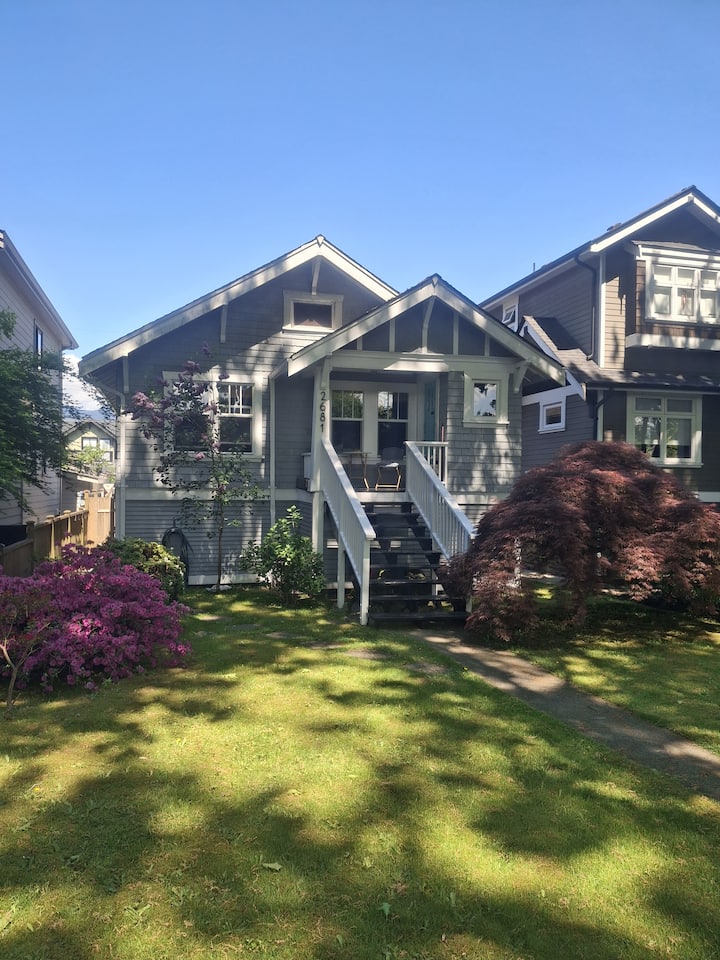 Charming Heritage Suite In Hastings Sunrise - 밴쿠버