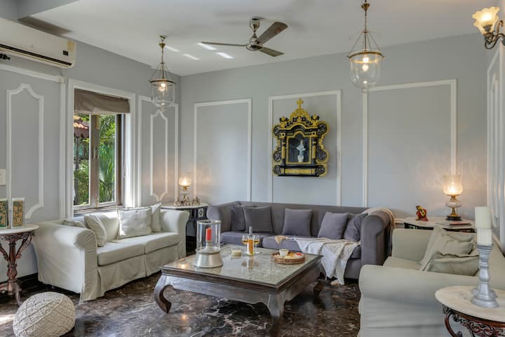 Living room image 1