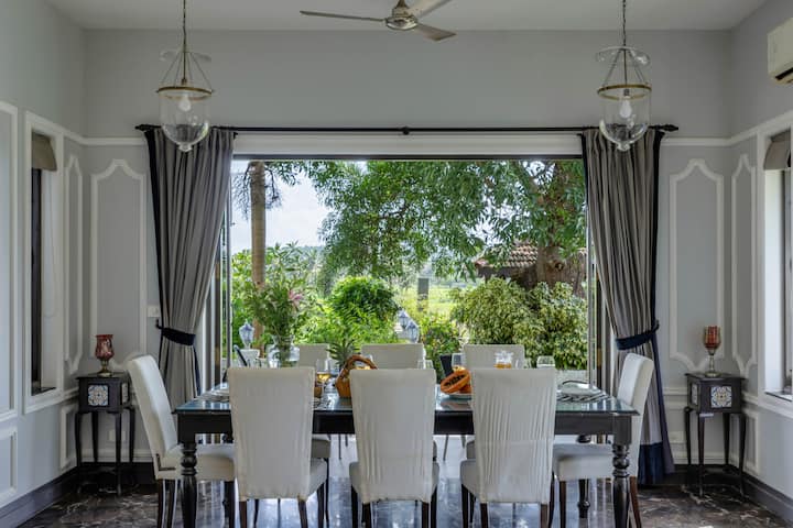 Dining area image 3