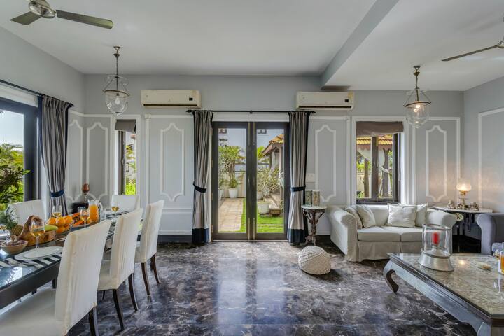 Dining area image 2
