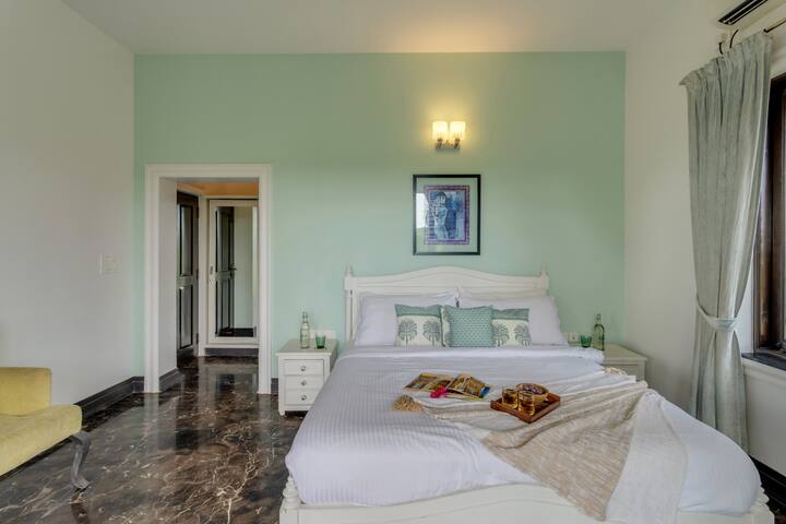 Bedroom 1 image 1
