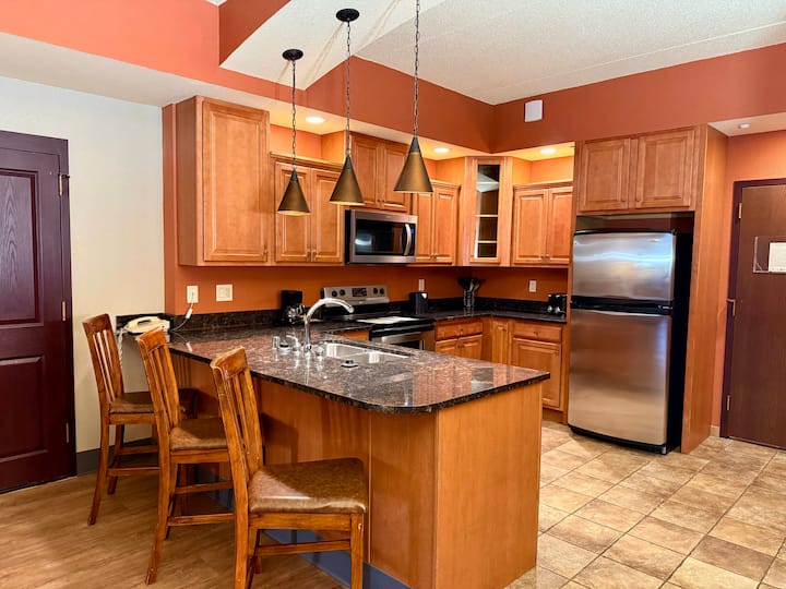 2-br/2ba+jacuzzi+fireplaces+free Waterpark Passes! - Wisconsin Dells, WI