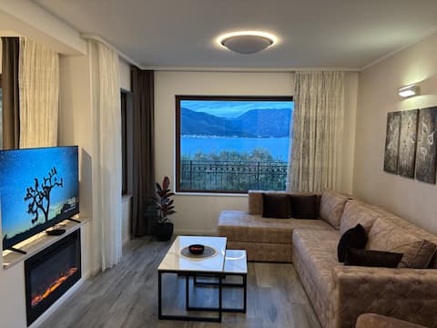 Top performing Airbnb: Modern Sea-View Apartment in Boka Bay in Krašići