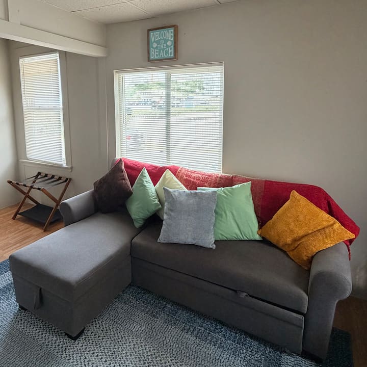 Sleeps 5-6 - Across From Nantasket Beach - Hull, MA