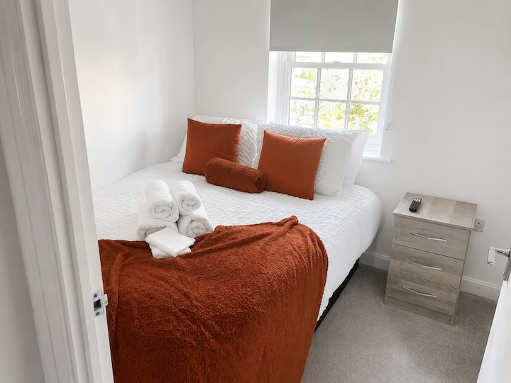 Comfortable Home Stay | Long Stay Savings - Colchester