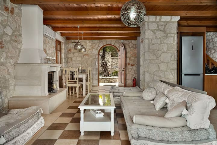 Alexa Villa With Private Pool - Grecia