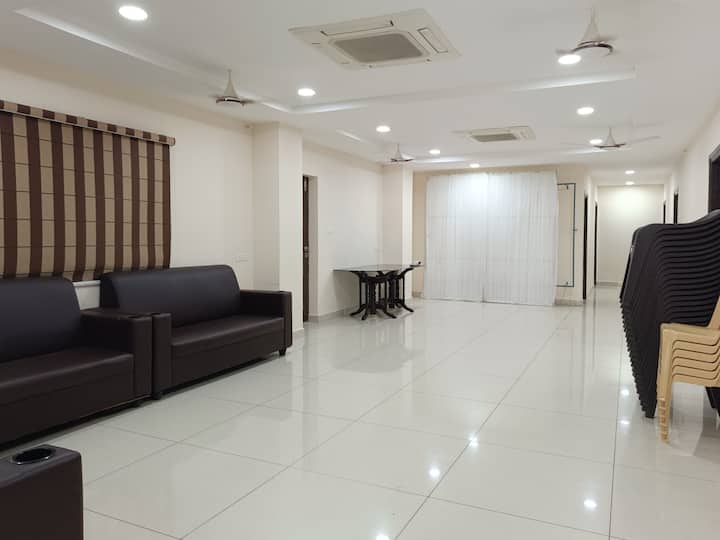 5 Bed Room Service Apartment, Kitchen, Large Hall - Vijayawada