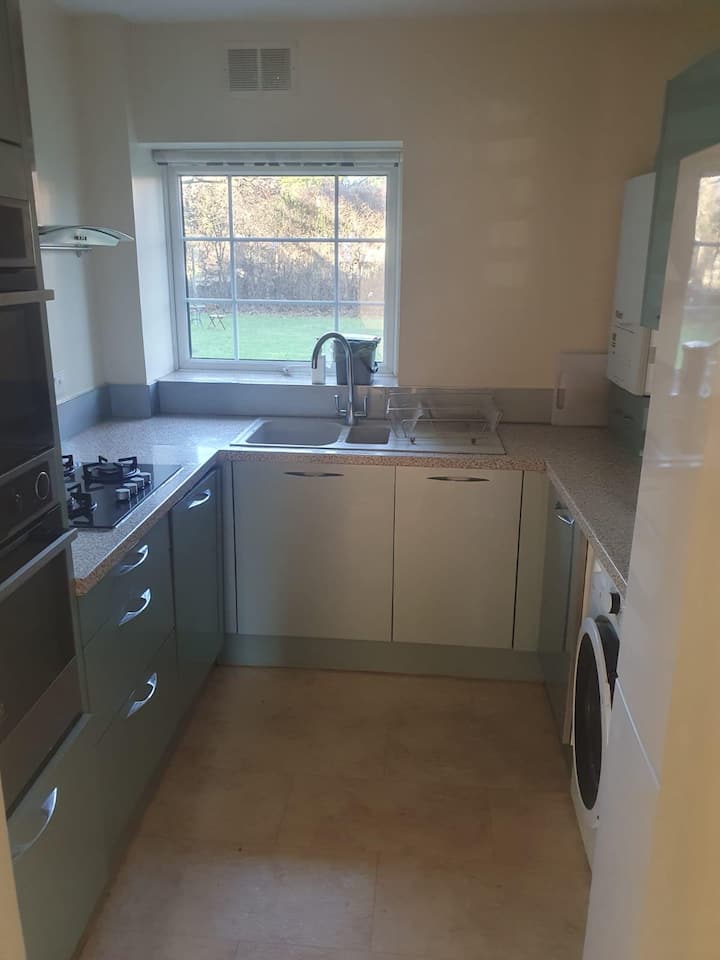 Central Reading 3-bed Flat With Free Parking - Reading