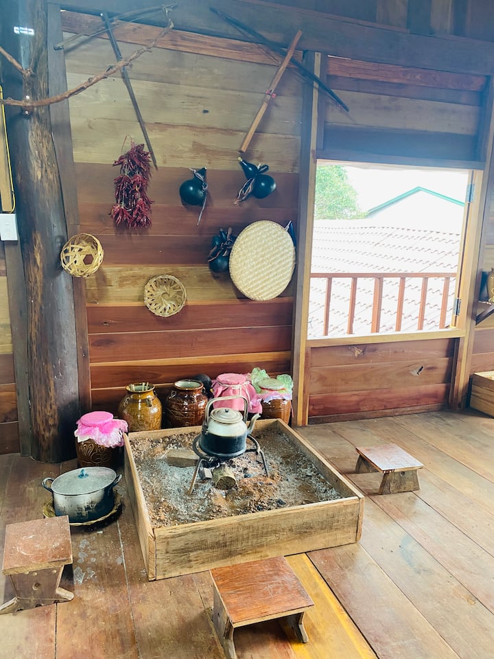 Nhà Sàn Gỗ Jrai, View Kính Panaroma Xanh Ngát - Pleiku