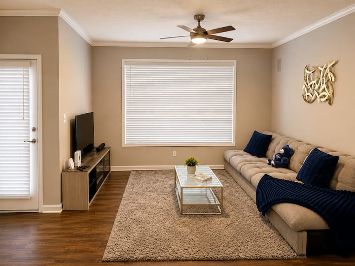 Stylish King Suite W/ Pool, Gym, & More. - Brookhaven