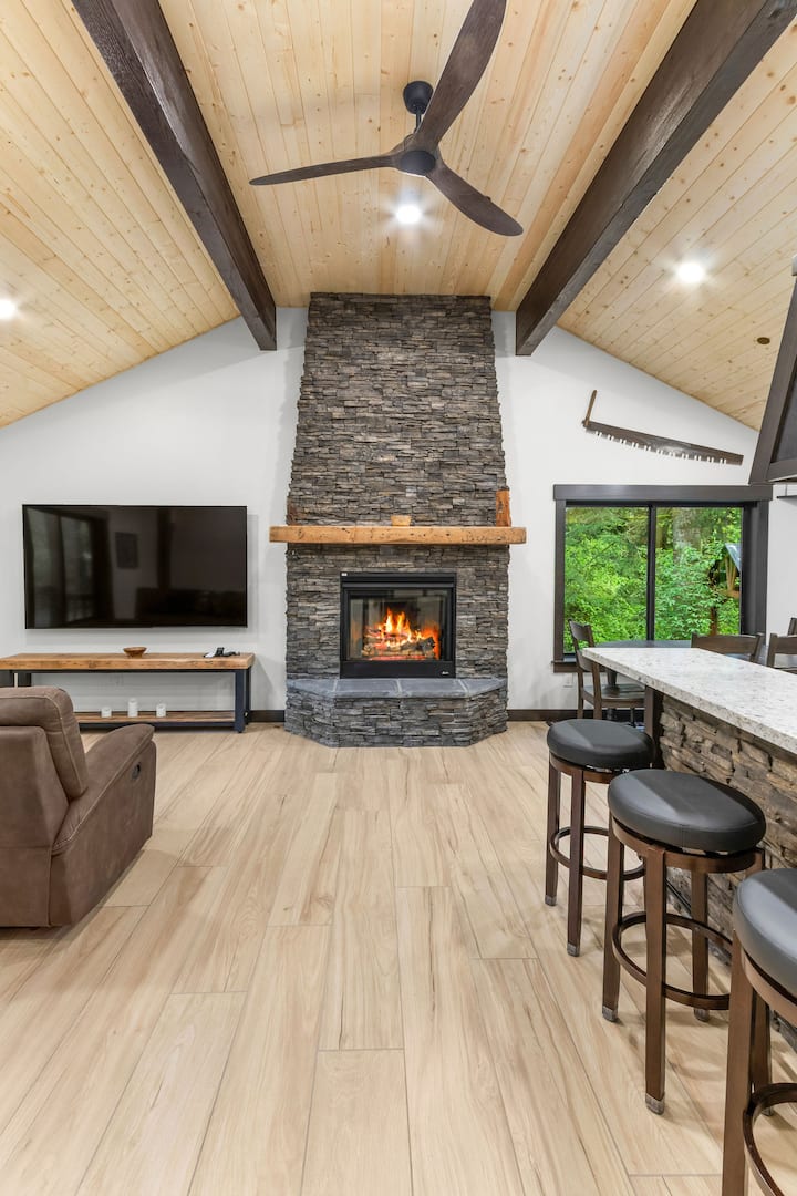 Whispering Timbers Cabin 2 King Beds. Pet Friendly - Ashford, WA