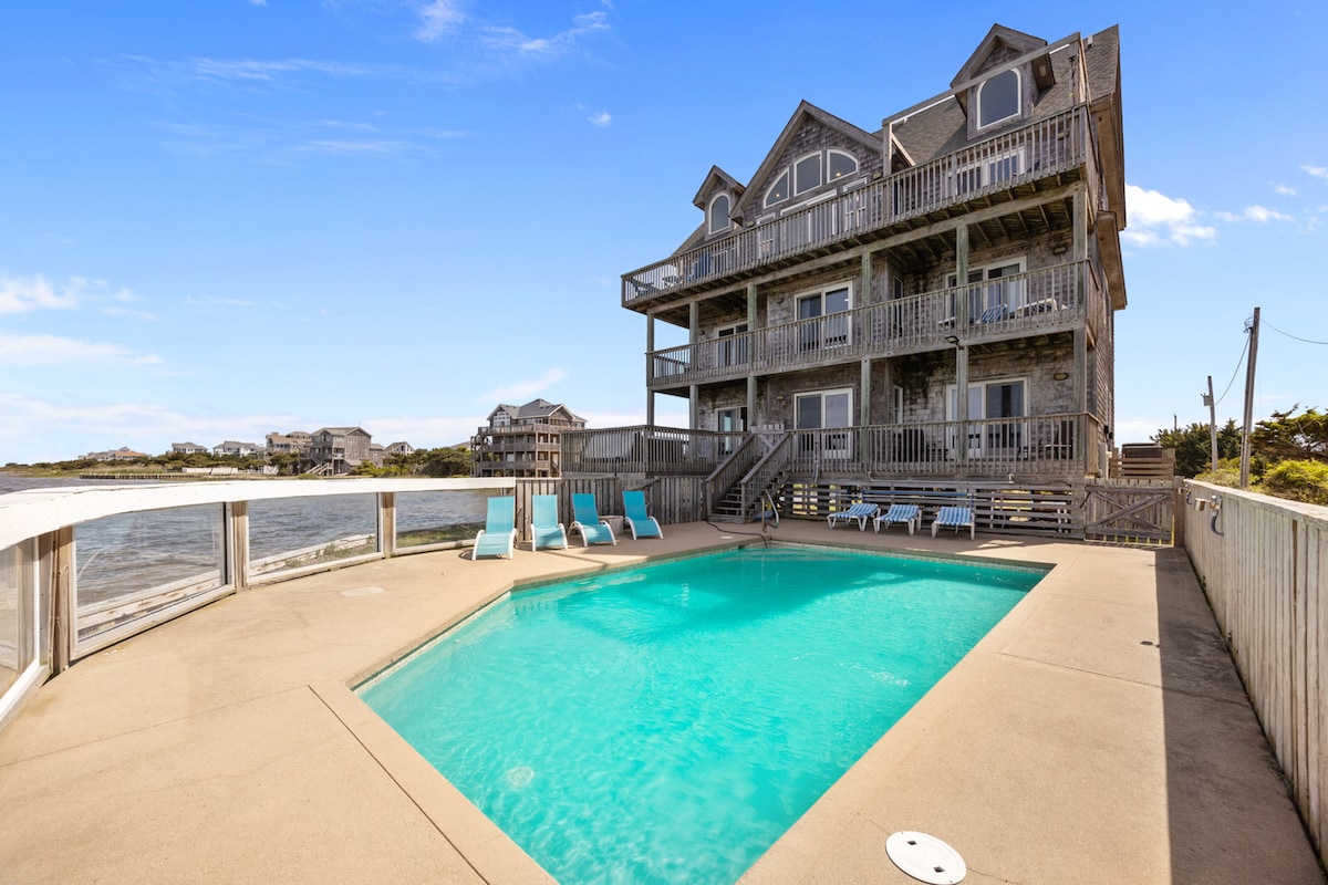 Soundfront Escape | Pool & Hot Tub
