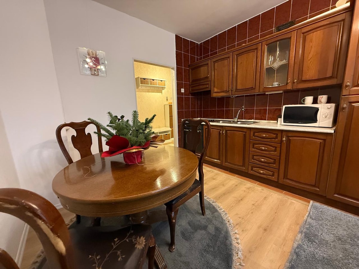 Apartament komod me 2 dhoma gjumi në Prishtinë, me parkim falas – Prishtina photo 4