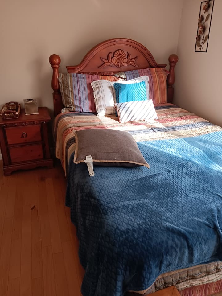 Queen Size Bed
Private Shower
Access To Pool - Tallahassee, FL