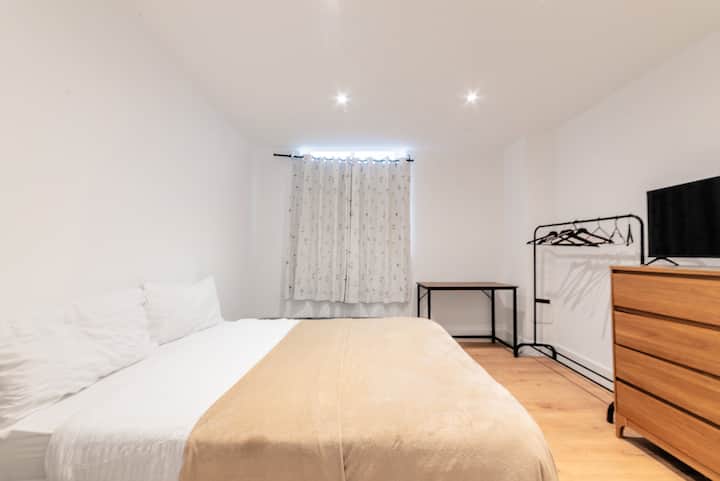 Central - Stay 2 - Near Transport - Wifi - Parking - Maidstone