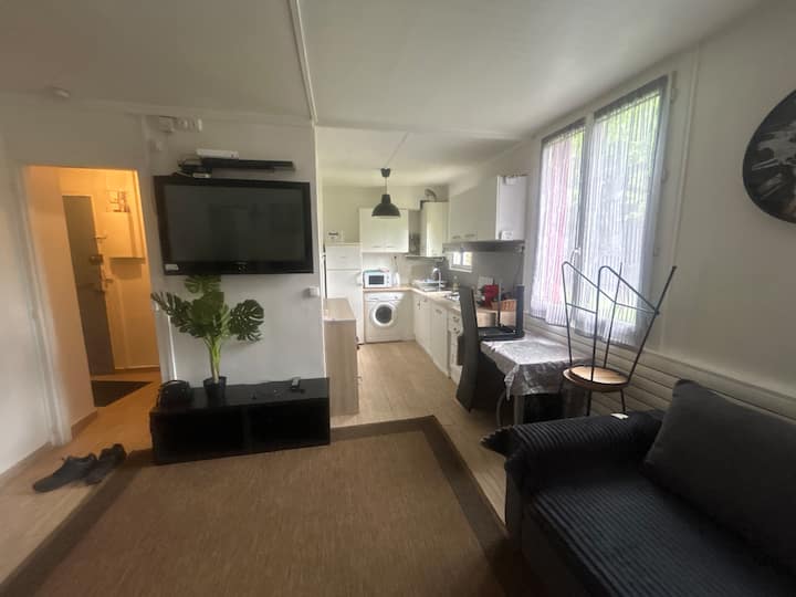 Appartement Avec Place De Parking. - Stains