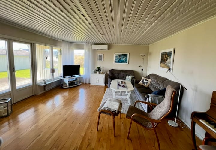 Havsnära I Trönningenäs. Nära Till Bad Och Natur - Varberg
