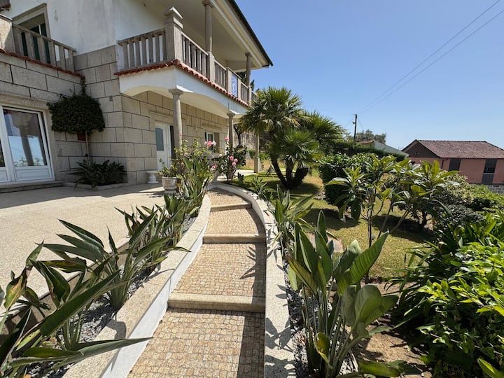 Piscine Avec Vue, Appartement Dans Pavillon Jardin - Barcelos