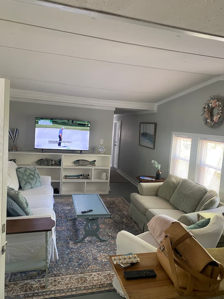 The Fish Shack - Oak Island, NC