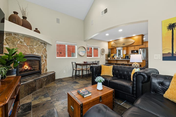 Island Beach Retreat, Steps From Beach, Parking! - San Diego, CA