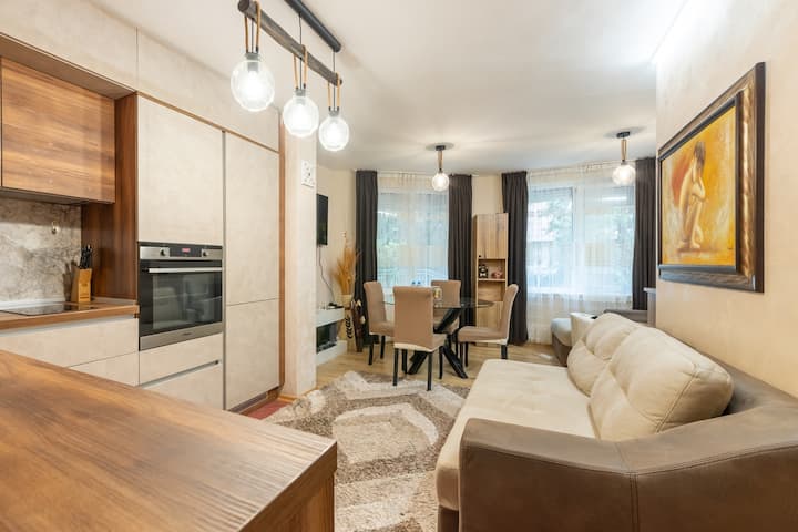 Elegant 2br | 5 Min Walk To Sea Garden - Varna