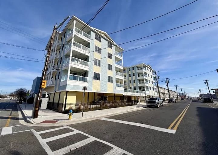 Beach Block Beauty W/ Pool - Wildwood