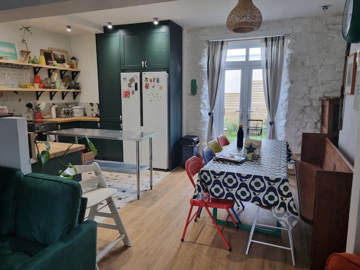 Perranporth Beach House
2 Minute Walk To Beach - Newquay