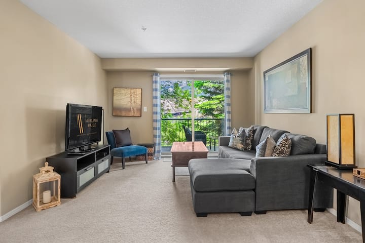 Bluebird Bay | Lake | Outdoor Pool | Hot Tub | Gym - Invermere