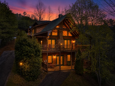 Mountain View Retreat cabin in Sevierville - Photo 1