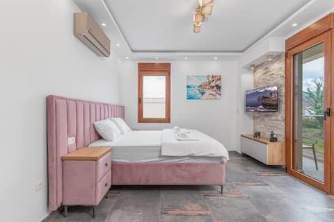 Top performing Airbnb: Sara-Mia-Mare Apartment 4 in Đuraševići