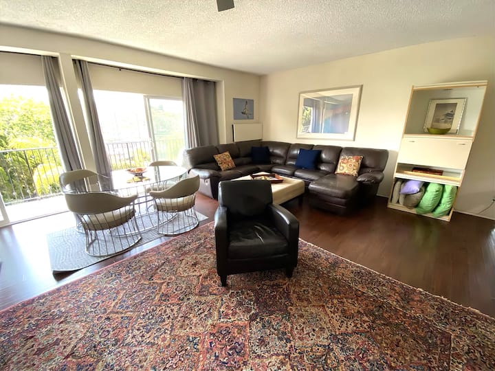 Chic La Costa Condo Near Beaches And Theme Park - カールスバッド, CA
