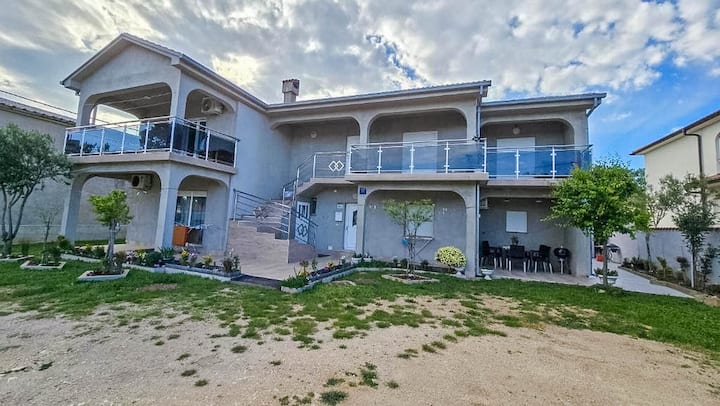 Appartement Plavšić (125441-a2) - Novi Vinodolski