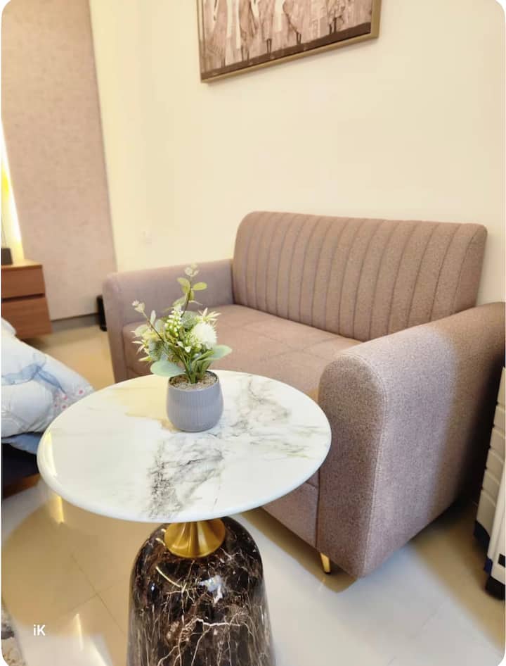 Vrinda Stays | Twin Studio | Near Prem Mandir Vr - Vrindavan