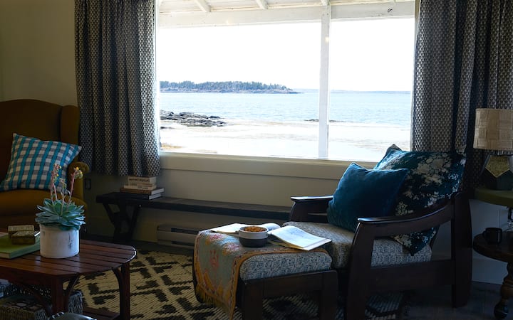 The Red House - Waterfront Cottage With A View! - Harpswell, ME