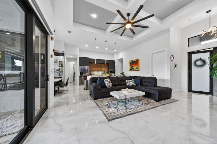 Luxury Paradise W/heated Pool - Cape Coral, FL